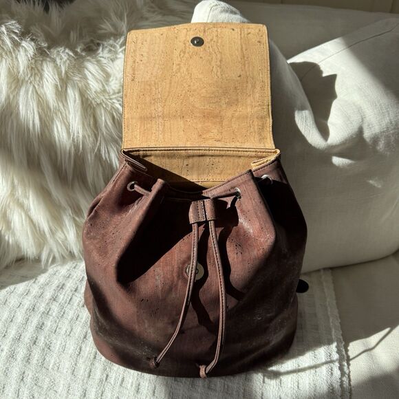 Corkor Backpack Bag Chocolate Brown Cork Vegan Sustainable Made in Portugal - Picture 4 of 14